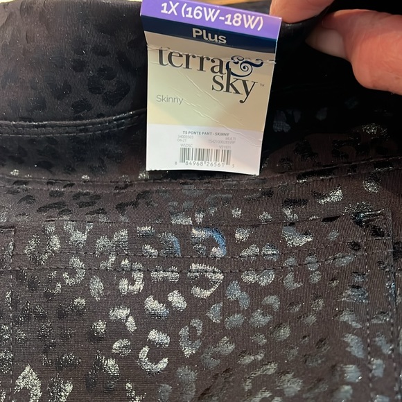 Terra Sky, 1X (16-18), stretch pants, black and irradescent blueish - Picture 4 of 6